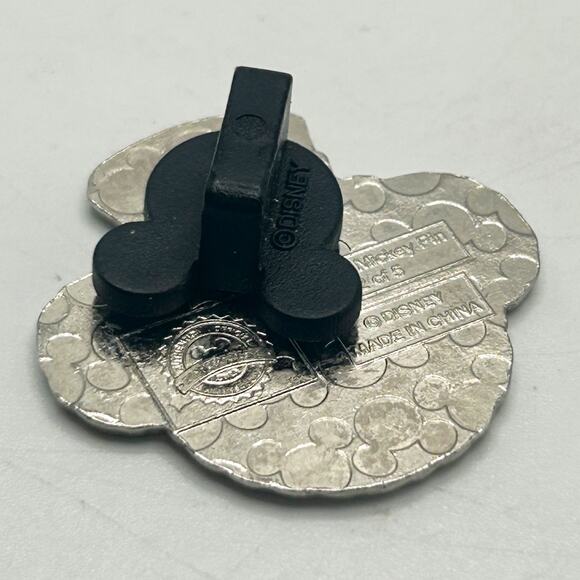 Mad Hatter Duffy Bear Hat 2013 Hidden Mickey Disney Pin Alice in Wonderland - Picture 3 of 3